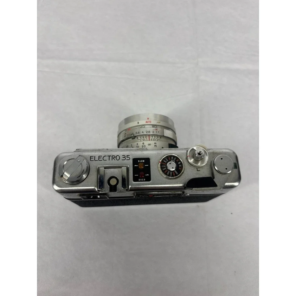 Yashica Electro 35 GSN Rangefinder Film Camera 45mm f/1.7 Lens Silver Black‎